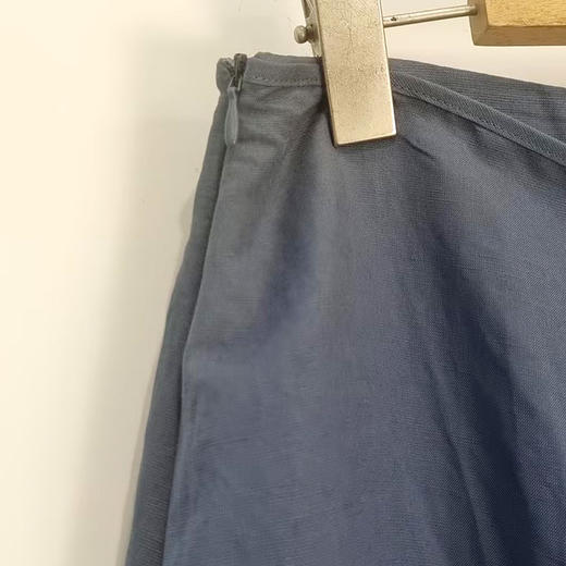 VIVIAN LIU R2424002新款时尚侧拉链前片系带不规则下摆半裙 商品图3