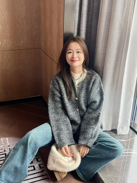 2411513   澳毛开衫 特殊材质，超美 商品图0