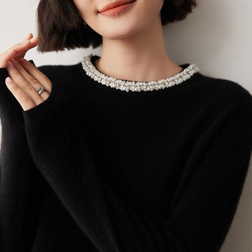 【自】全新升级【铂金会员330/天猫439/差价109】(13720) 洛诗琳重工镶钻圆领羊绒女秋冬新款简约百搭羊毛针织衫上衣 商品图4