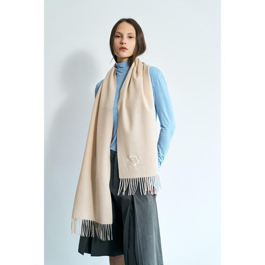 双成记刺绣水波纹羊绒围巾 商品图7