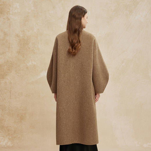 PH960斯尔丽24新款设计感欧味十足大廓形异形袖子羊毛大衣 商品图1