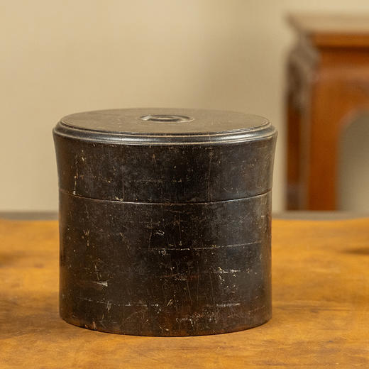 清 红木整挖朝珠盒 商品图4