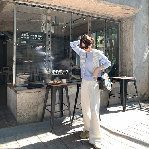 <曾小咸推荐>蓝色软糯宽松圆领毛衣条纹披肩 商品图1