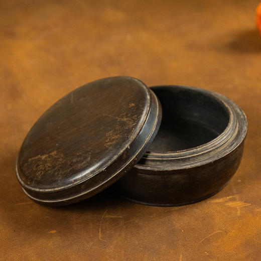 清 乌木圆形香盒 商品图3
