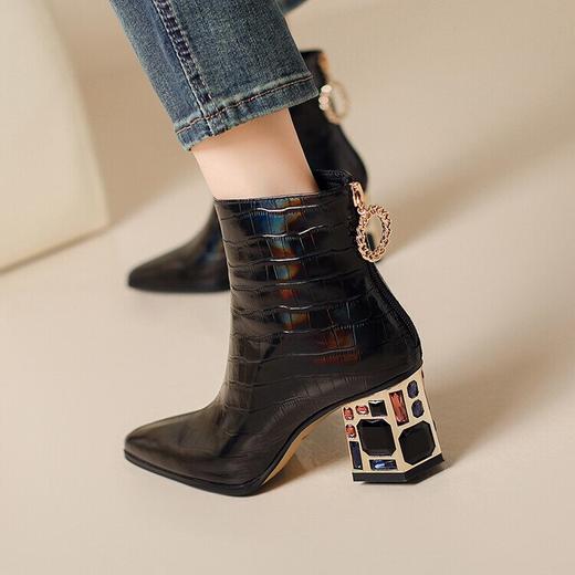 【预售5天】时尚米白色高跟短靴，尖头水钻跟马丁靴百搭拉链女靴PLGZ&B1923-6 商品图2