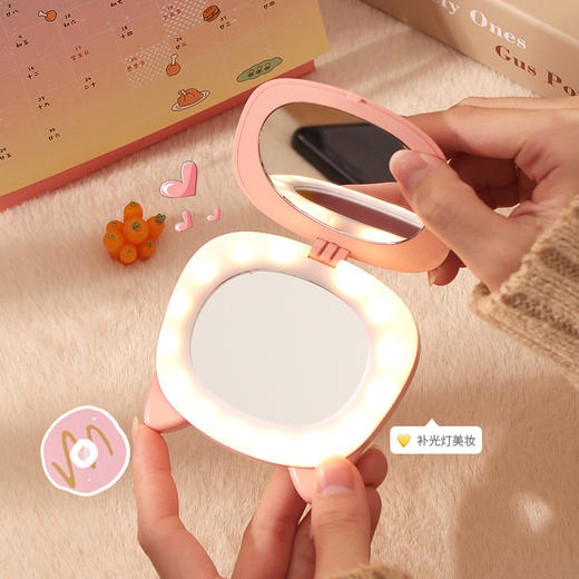 【萌宠在手，心安如镜】萌趣可爱“小仙女”暖手宝，一个化妆镜，一个暖手宝。补光明亮，加热保暖。三款造型可选，小巧便携，随时随地，温暖你的冬日！ 商品图2
