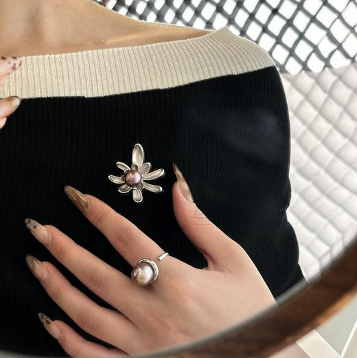 甄珠贝 爱迪生11-12mm ji强光 哑光质感胸针 商品图1