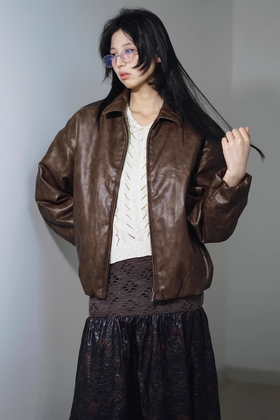 你可以永远相信棕色外套的酷感｜夹棉皮衣