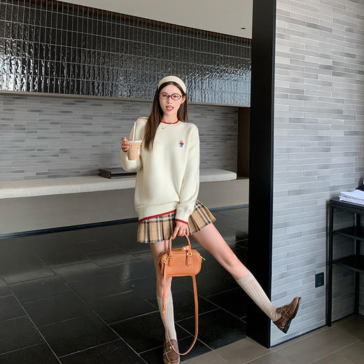 <曾小咸推荐>现货秒杀 ！微信超特价！小熊刺绣撞色边毛衣 日常179.99 立减90 秒杀89.99！！ 商品图3