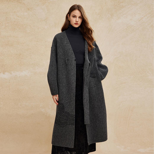 PH960斯尔丽24新款设计感欧味十足大廓形异形袖子羊毛大衣 商品图4
