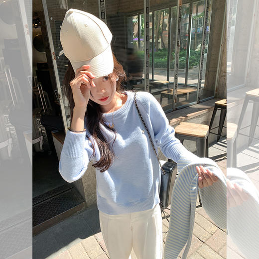 <曾小咸推荐>蓝色软糯宽松圆领毛衣条纹披肩 商品图3