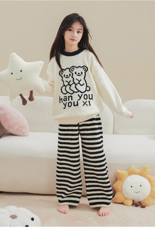 【亲子款 高端家居服】呆萌小熊绵柔云感双面绒加厚居家服3942🌵来保暖啦❗️ ✅ 半边绒更保暖轻盈，手感软软糯糯，🔥上身不扎皮肤不掉毛 商品图4