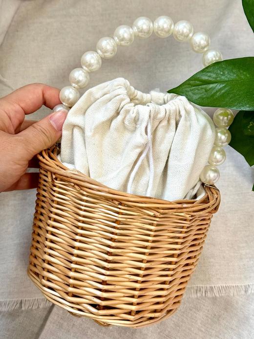 B113044颜值敲击可爱！手工竹编护手彩妆珍珠手拎包 商品图5