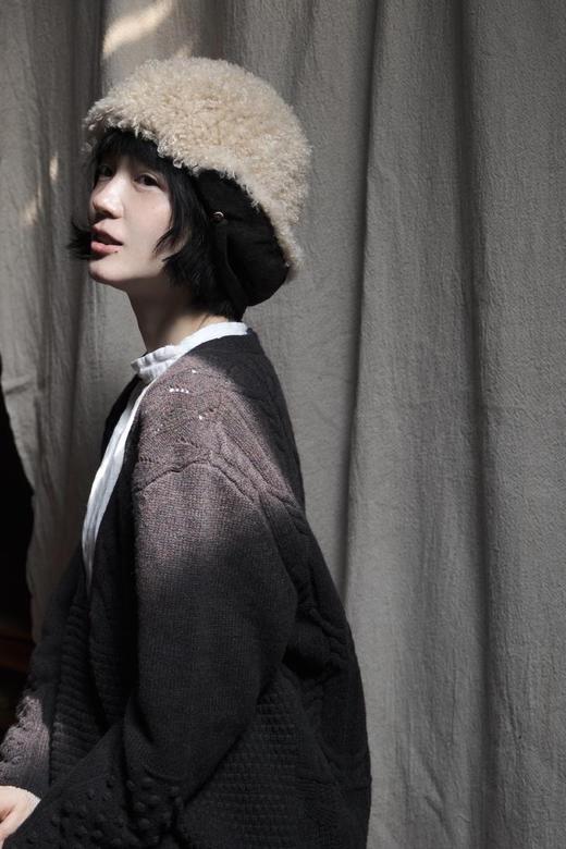 Kreuzzz 米色INUIT双面毛绒Bonnet 商品图3