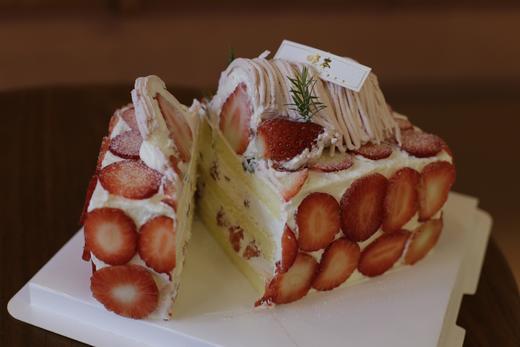 半糖｜草莓小屋蛋糕 商品图1