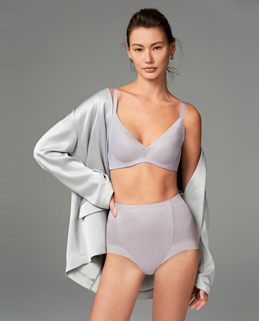 【清款】3楼爱慕 玲珑美塑3/4软托中厚模杯隐孔文胸AD110391 商品图0