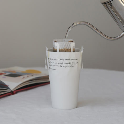 【新版】Eryu Ceramics耳语陶瓷工作室 褶皱系列 文字 杯 商品图2