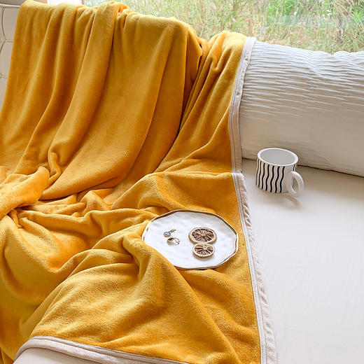 法兰绒毛毯珊瑚绒一毯多用办公室午睡盖毯柔软亲肤空调毯沙发盖毯 商品图4