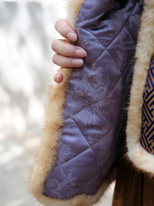 盛唐牡丹| 三蓝打籽手推绣真丝马甲 商品图4