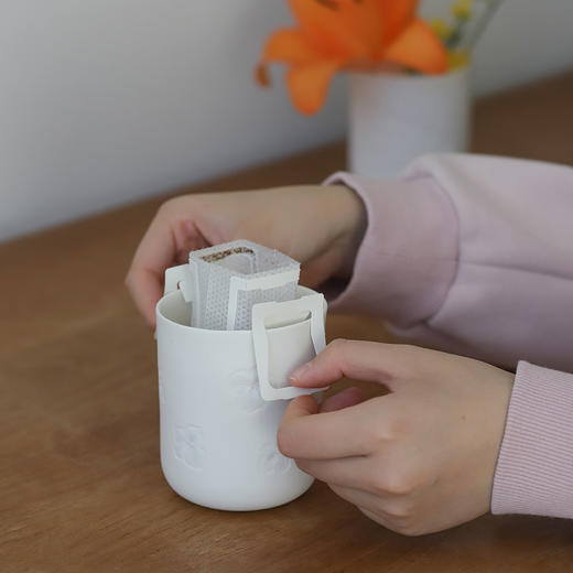 【新版】Eryu Ceramics耳语陶瓷工作室 落叶系列 植物 绣球烛台杯 商品图2