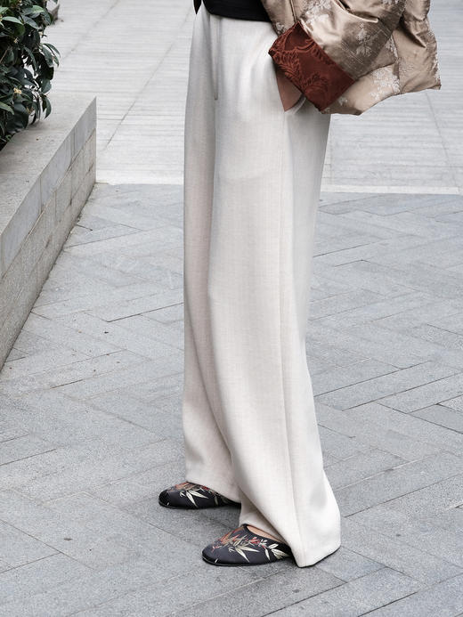 盛唐婧| 新式加厚鱼骨纹羊毛直筒裤-杏色[特价品] 商品图2