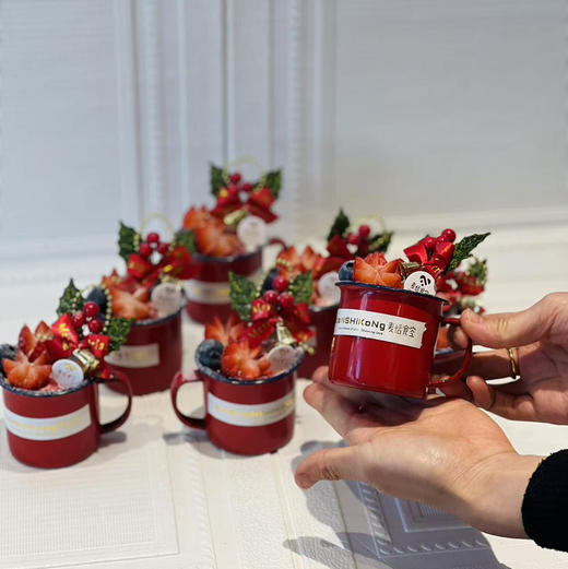 茶缸小草莓 16.8巧克力蛋糕➕巧克力奶油➕鲜草莓➕自制草莓酱 商品图0