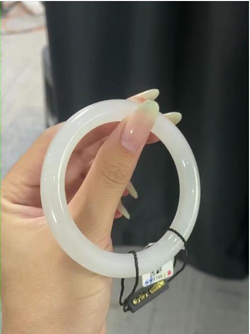 和田玉手镯-玉美人菲菲/和田玉冰羊脂手镯 商品图0