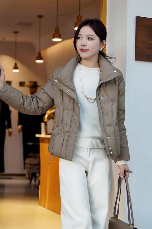 XL1臣禾翻领短款绗缝羽绒服 JZ244070715 商品图12