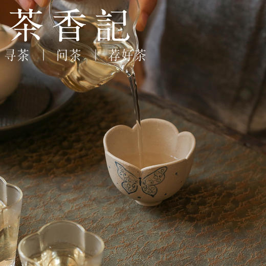 茶香记 九谷造物白段青花蝴蝶杯60ml手绘紫砂主人杯清新素雅茶杯 商品图4