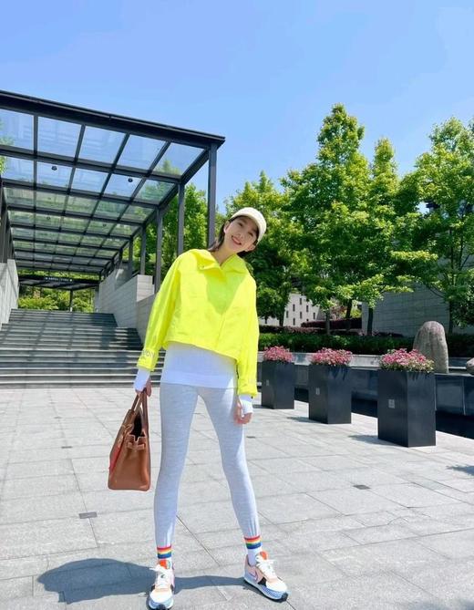 Lulu袜子一年四季的时尚单品绝对少不了它袜子虽然是必须品，但是整体的造型搭配也很重要（CO） 商品图6