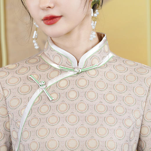 2024国风女装冬季秋冬复古新中式改良长袖加绒厚旗袍D23126 商品图3