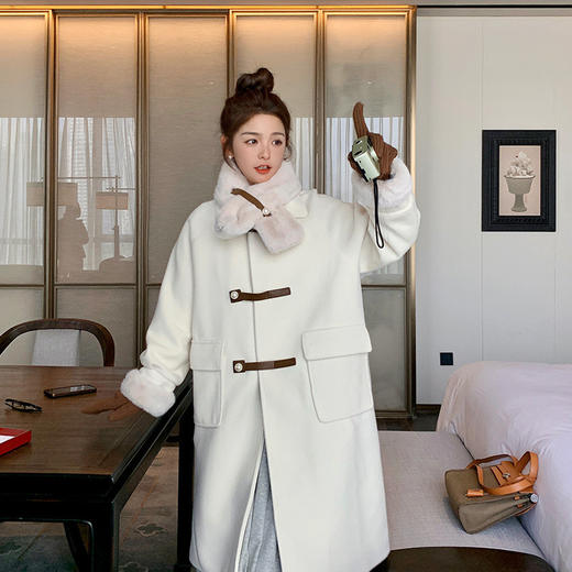 【GZ】无忧购法式温柔小香风珍珠纽扣毛毛围巾中长款毛呢外套9028# （截单后7天发货)25年清仓捡漏 商品图0