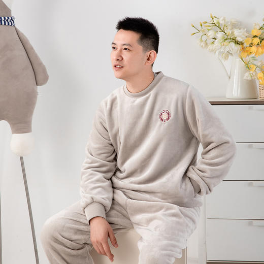 多喜爱 牛奶绒家居服圆领款（兰/灰） 商品图4