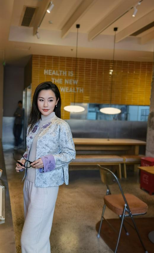 逸红颜明月优选#「锦音」2025年秋冬新款牡丹纹织锦缎手工花扣新中式外套女 商品图8