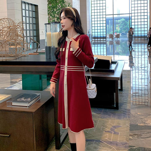 奢姿大码女装2024冬季小香风针织裙子胖妹妹纽扣装饰时尚连衣裙9844826897 商品图4