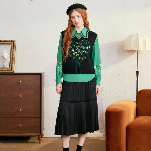 两三事 幽柔之境 2024冬季新款复古撞色荷叶边翻领印花长袖衬衫女 商品图3