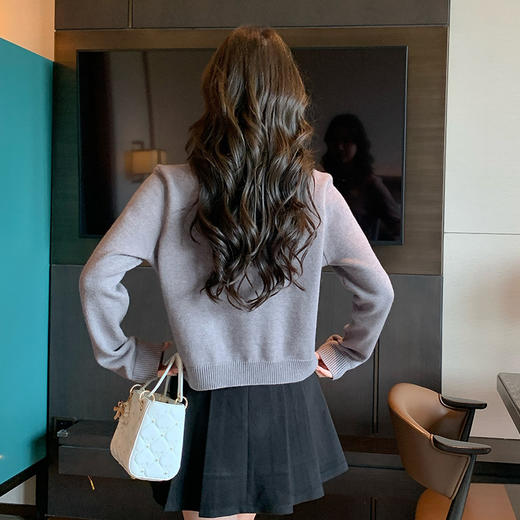 奢姿2024年秋冬新款大码女装圆领减龄上衣胖妹妹拼接亮片针织衫9844634389 商品图3