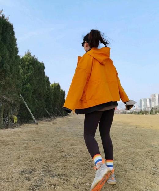 Lulu袜子一年四季的时尚单品绝对少不了它袜子虽然是必须品，但是整体的造型搭配也很重要（CO） 商品图5