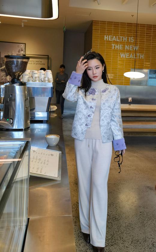 逸红颜明月优选#「锦音」2025年秋冬新款牡丹纹织锦缎手工花扣新中式外套女 商品图7