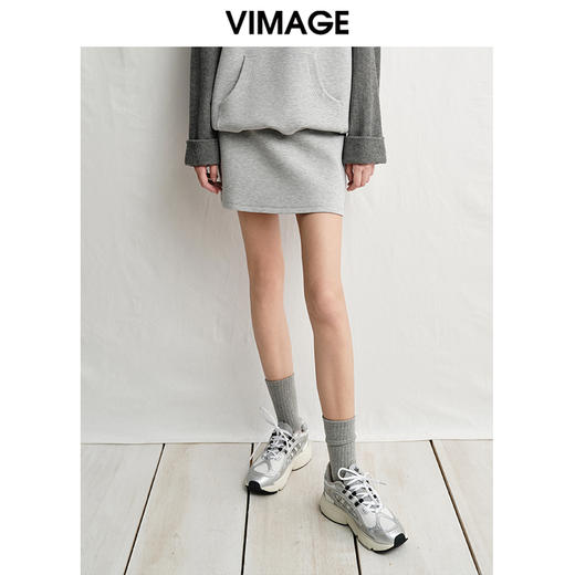 VIMAGE纬漫纪棉质舒适美式休闲百搭灰色短裙半身裙春季新款V2306901 商品图0