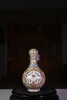 珐琅彩金地描金开窗花卉蒜头瓶 商品缩略图0