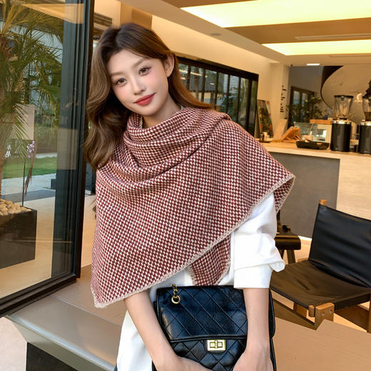 【暖心相伴，时尚不凡】格纹围巾，温暖相伴，亲密无间。适用多场合，经典保暖的高级感设计，不仅适合女生和学生，情侣也必备！ 商品图2