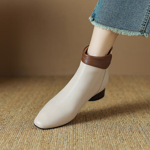 【预售5天】羊皮质感米白色小短靴秋冬新款方头粗跟瘦瘦靴拼色低跟时装靴LD&6911 商品图0