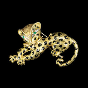 独角鹿西洋古董 1980年代法国出品18K黄金镶嵌祖母绿钻石及珐琅猎豹造型胸针