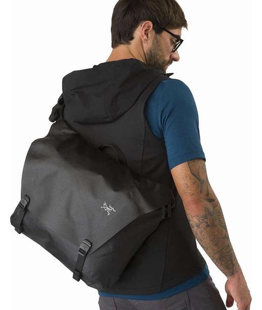 点此购买 始祖鸟男女款多功能斜挎邮差包 sz 305001 商品图0