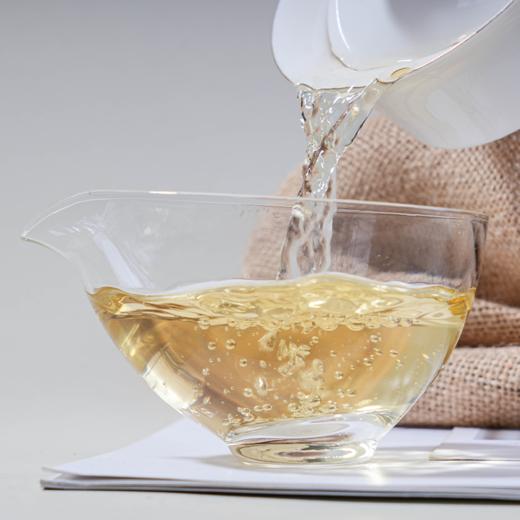 【积分兑换】2024《千峰翠》古树春茶 200克*1饼 生茶 商品图3