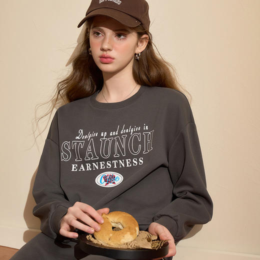 美式复古经典圆领字母印花短款卫衣女秋冬落肩袖套头卫衣V3642592 商品图2