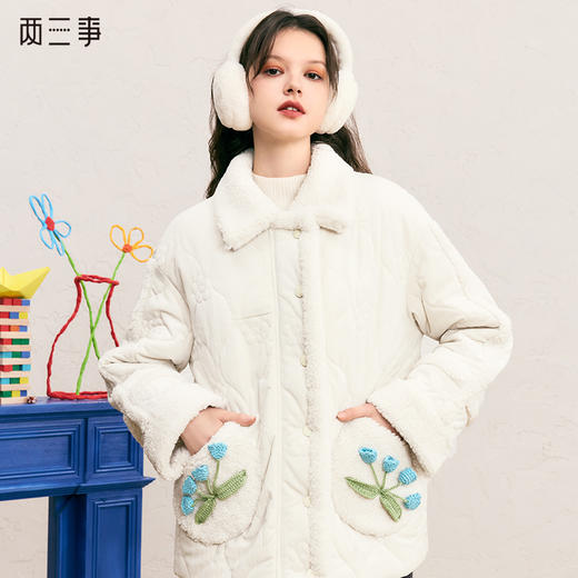 两三事纯真花魅2024冬季新款立体花朵毛绒口袋可拆帽子棉衣外套女 商品图0