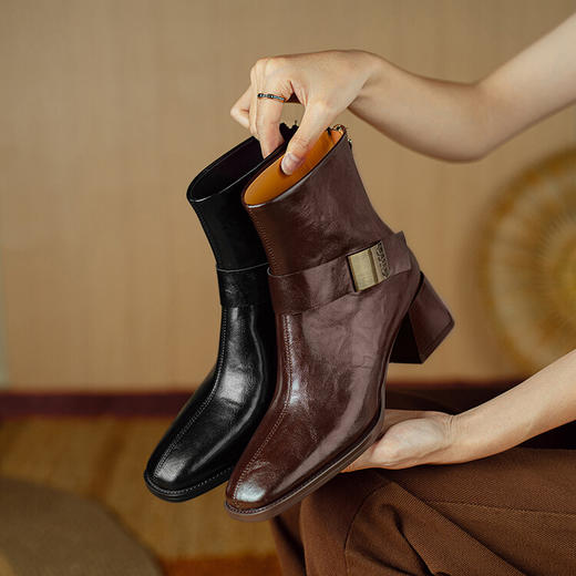 【预售5天】英伦风方头切尔西短靴女新款真皮后拉链瘦瘦靴粗跟高跟短靴NJMK&K1130 商品图0