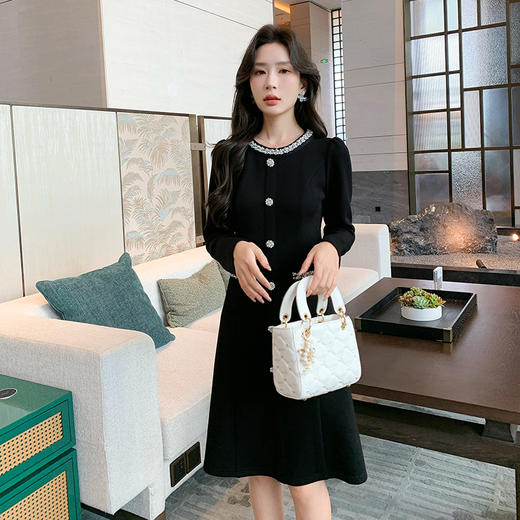 奢姿大码女装2025冬季减龄粗花纽扣装饰裙子胖妹妹时尚简约连衣裙9944863213 商品图2